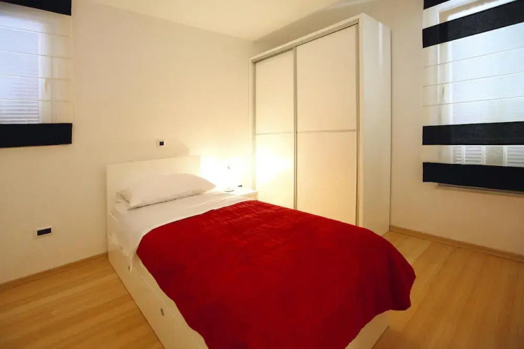 Apartments in Villas Punta Skala With Beachpool
