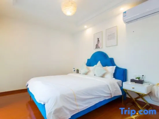 2 Bedrooms Villa