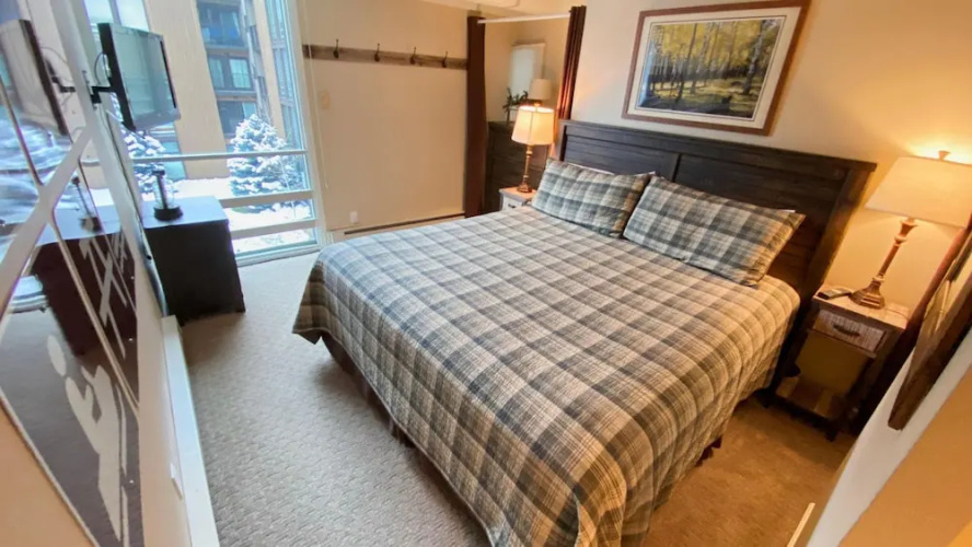 #208 Vail International
