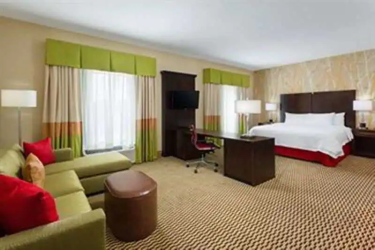 Hampton Inn & Suites Williamsport-Faxon Exit