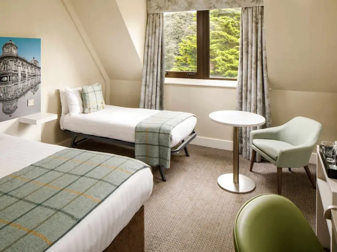 Ramada Hull