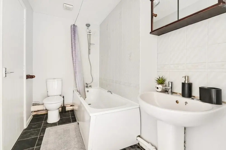 Luxe 2 bed House in London - Free Parking