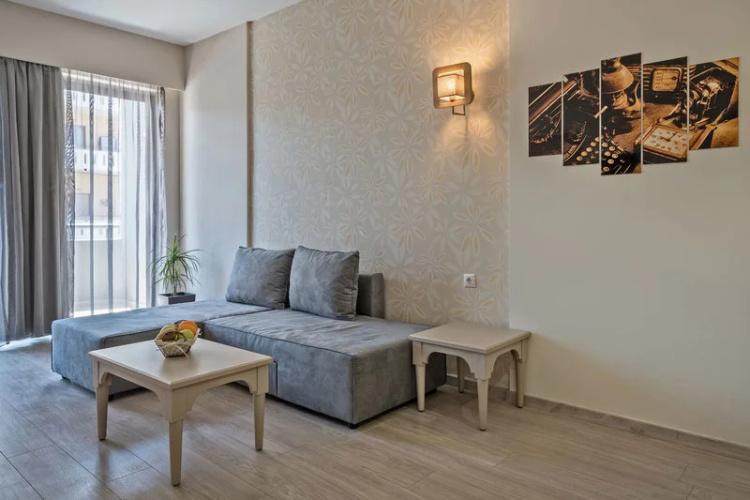 Icarus Suites & Apartments