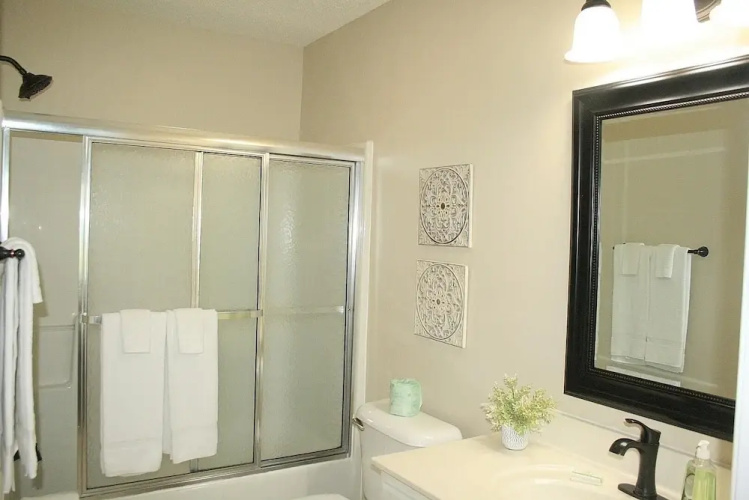 1409m 1 Bedroom Condo by Redawning