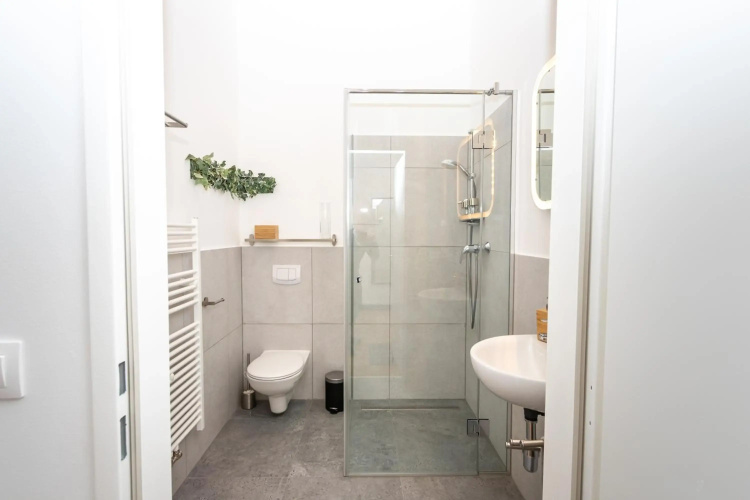 Radiant Premium Apartments - Central