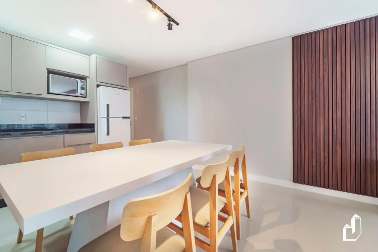 Apartamento com 02 dormitórios