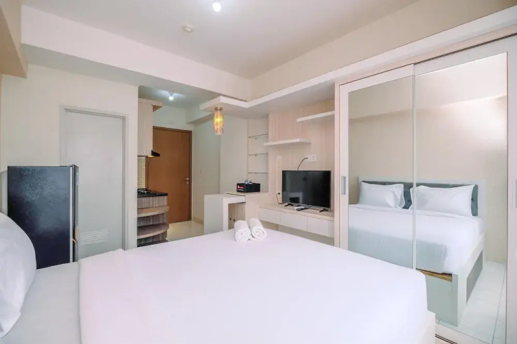 Well Designed and Comfy Studio at Podomoro Golf View Apartment