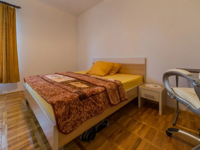 Apartment Goran