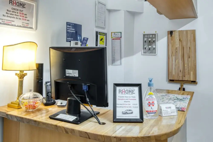 Rhome GuestHouse