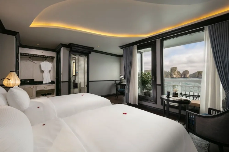 Suite with balcony