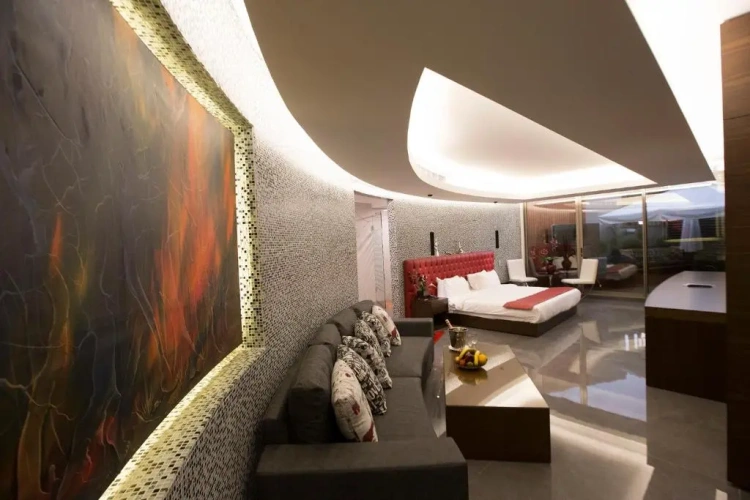 Suite with garden view