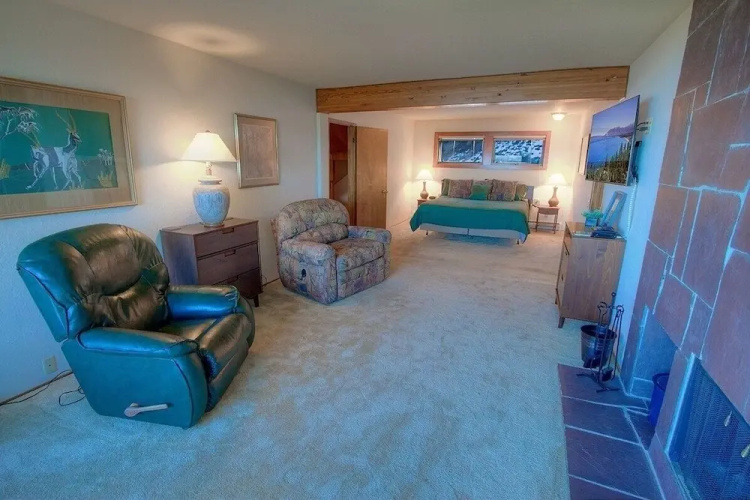 Lake View Glen 4 Bedroom Home by RedAwning