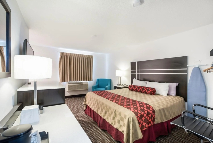 Americas Best Value Inn Charlotte, MI