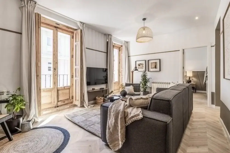 Eriste - 2 Bedrooms in Malasa a
