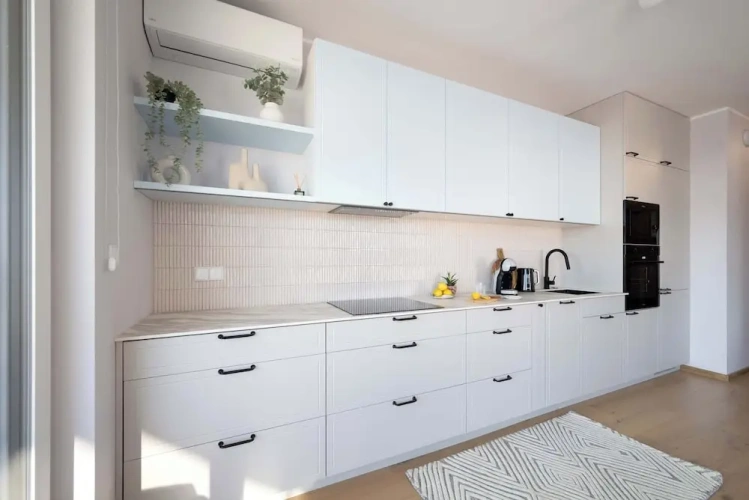 2 Bedrooms Apartment with balcony and with sea view