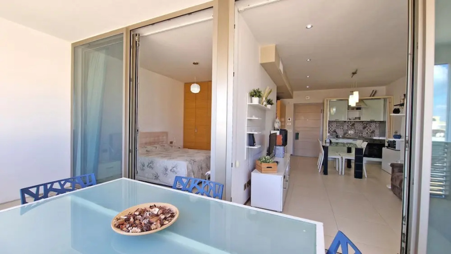Suite Le Vele Sea View Sleeps 4 and Wifi