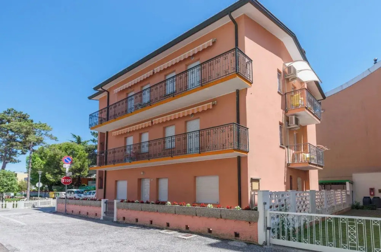 Great Apartment a few Steps From the Beach