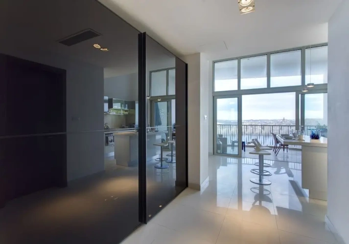 2 Bedrooms Apartment with balcony