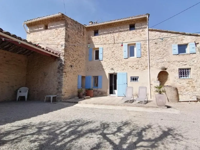3 Bedrooms Cottage
