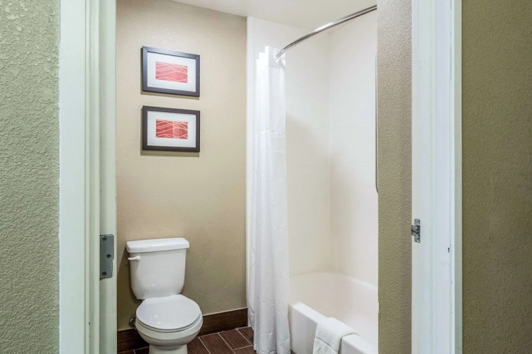 Salem Inn & Suites