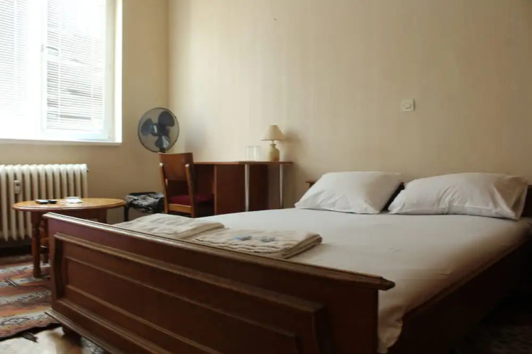 Guest rooms Repos