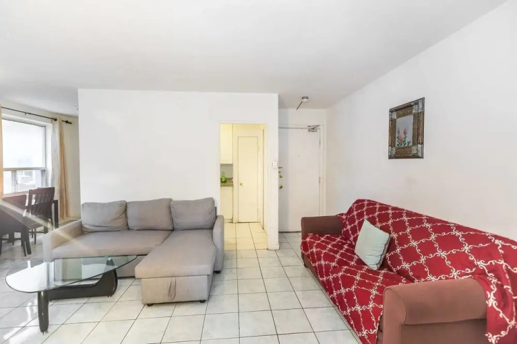 Magnificent Studio at Leaside -10 Mins to Downtown