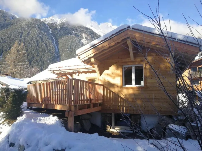 2 Bedrooms Chalet