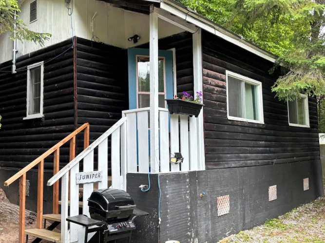 Classic Quadruple Cottage with lake view