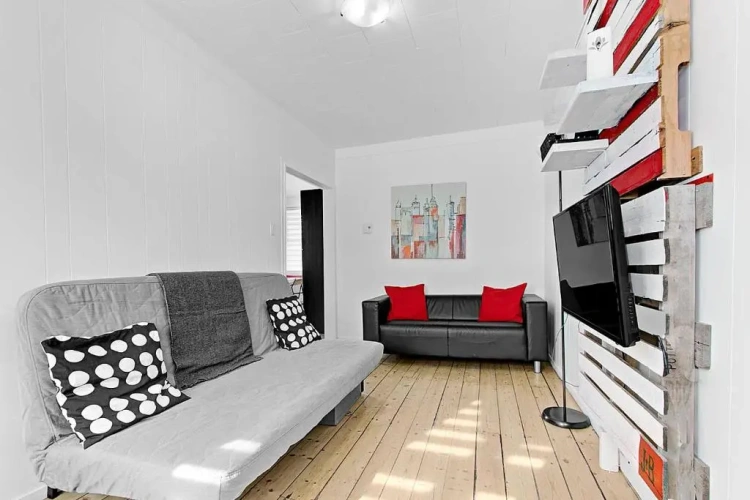 3 Bedrooms Apartment