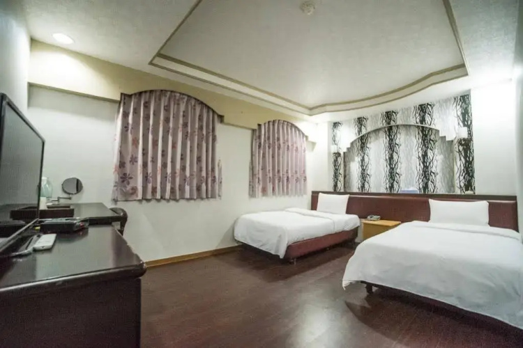 Wl Hotel