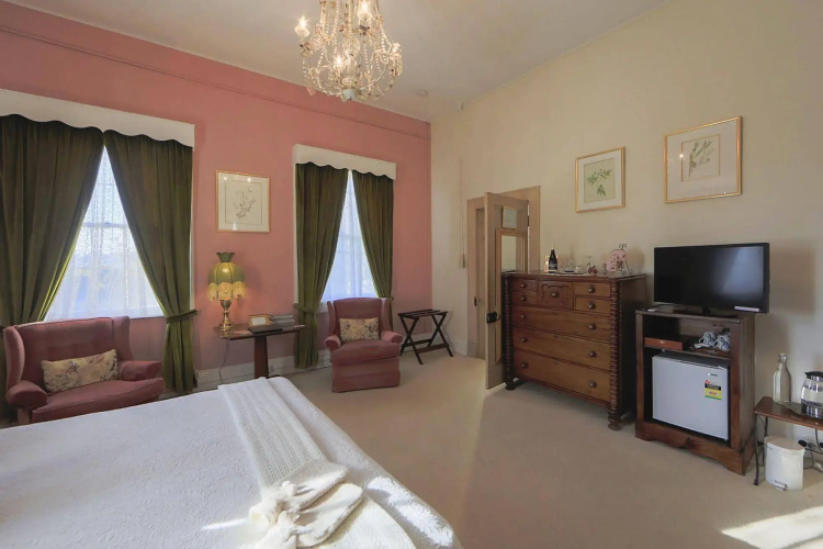 The Racecourse Inn