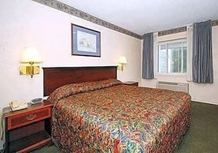 Econo Lodge Conference Center