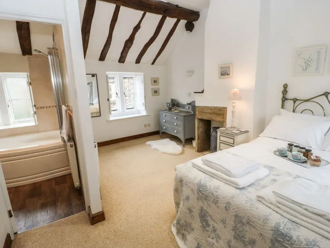 France Fold Cottage