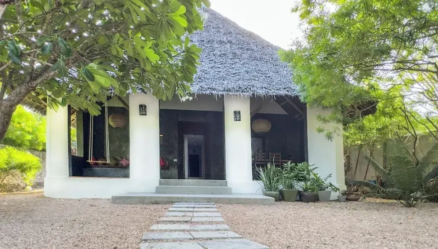 2 Bedrooms Deluxe Cottage beachfront