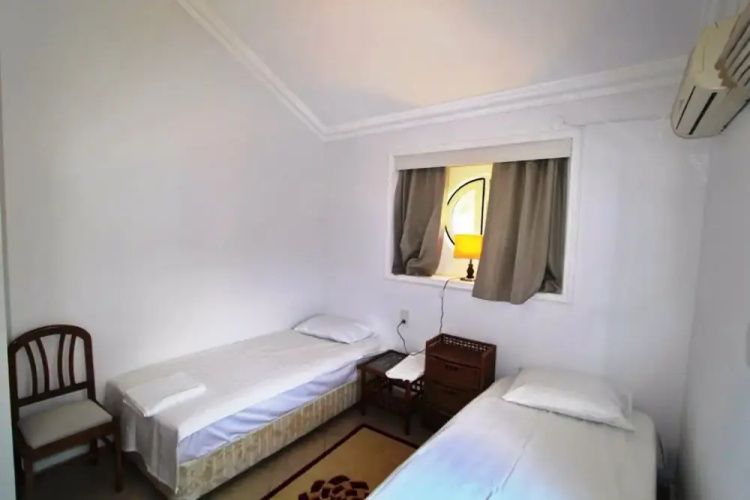 Villa Center