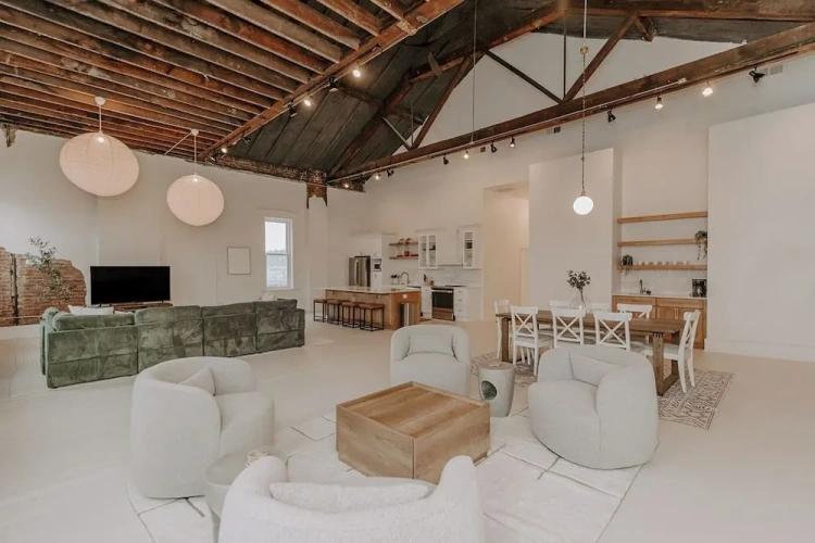 5 Bedrooms Suite