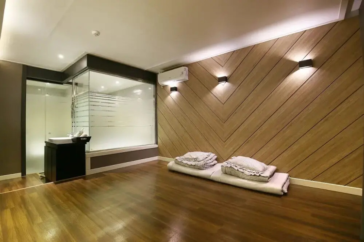 Modern Hotel
