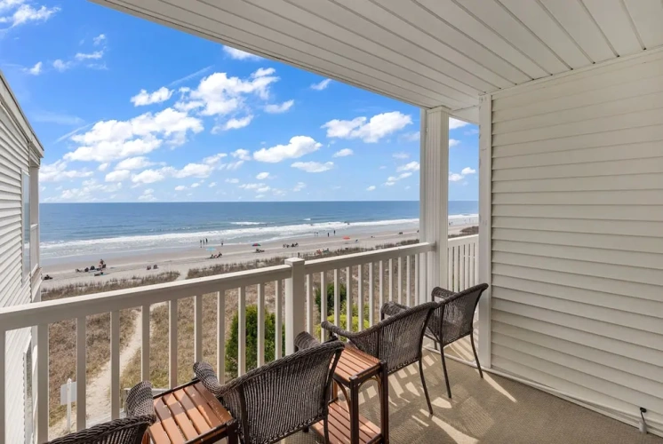2 Bedrooms Standard room with balcony and beachfront