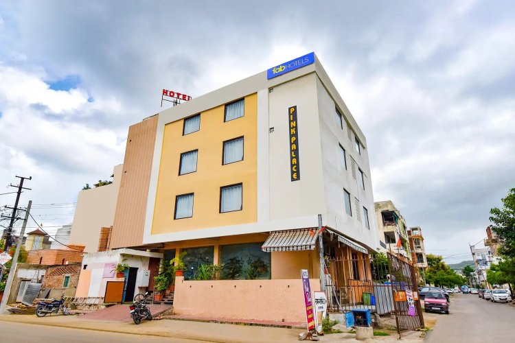 Fabhotel Pink Palace - Jaipur