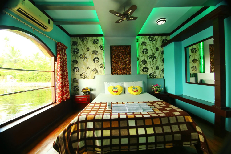 Beachparadise Daycruise houseboat