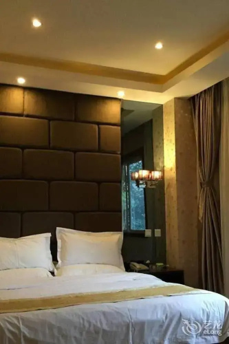 Seine River Leisure Hotel