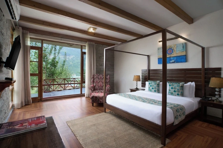 Deluxe room with balcony and with mountain view