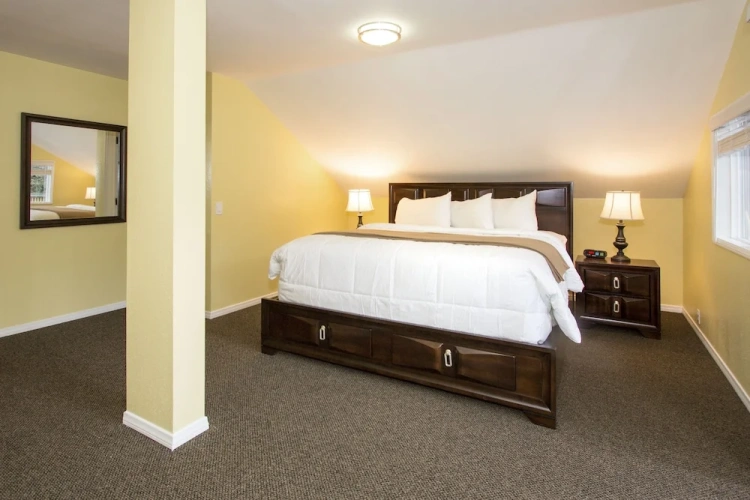 2 Bedrooms Suite with balcony