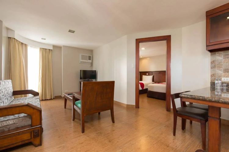 MJ Hotel & Suites