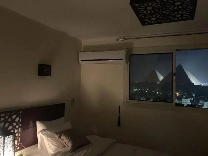9 Pyramids Inn
