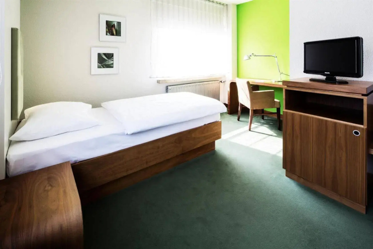 Global Inn