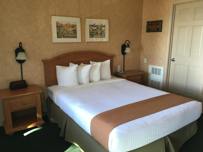 Pepper Tree Inn