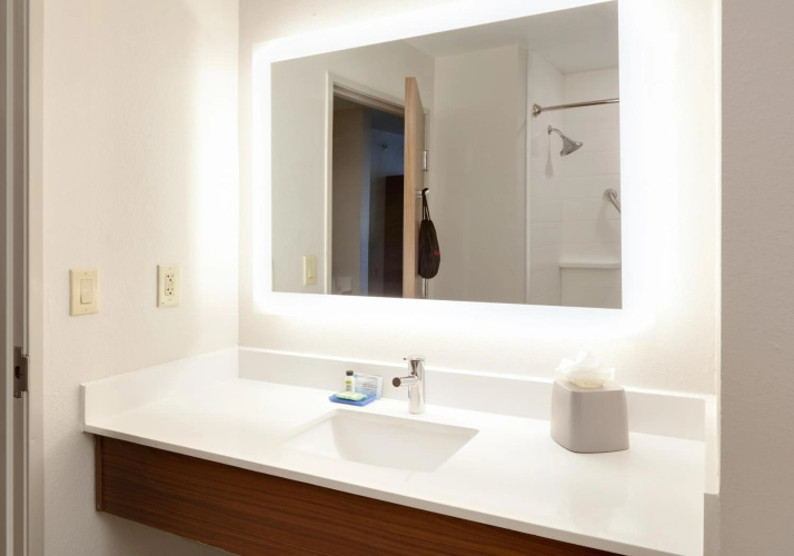 Holiday Inn Express And Suites San Antonio Nw Near photo 9