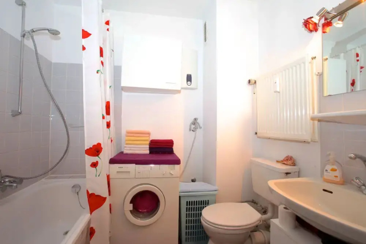 Private Apartment Hoffmann-von-Fallersleben-Straße