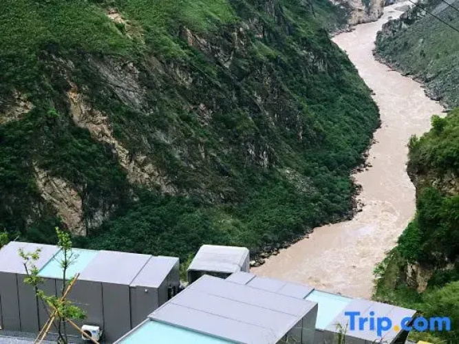 Tiger Leaping Gorge Camp Shangri-La